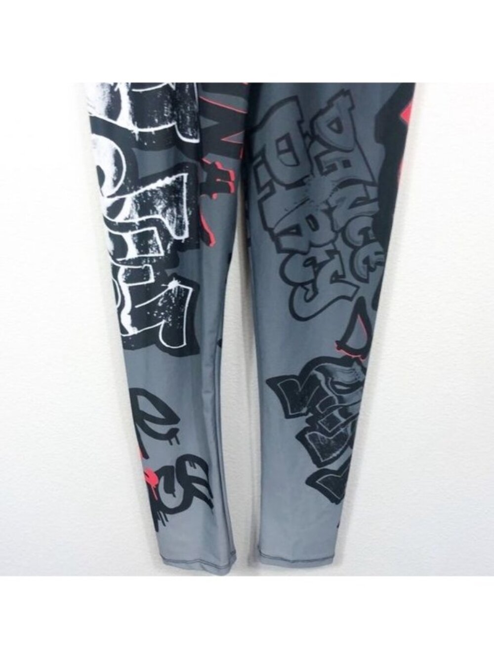 Gia Mia Hip Hop Dance Jogger Graffiti Spray Paint Pant Size Medium NWT - Picture 8 of 14
